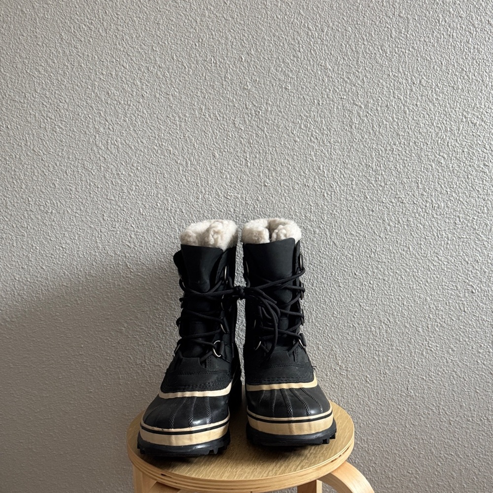 Sorel Black and Cream Women’s Snow Boots - like new!
